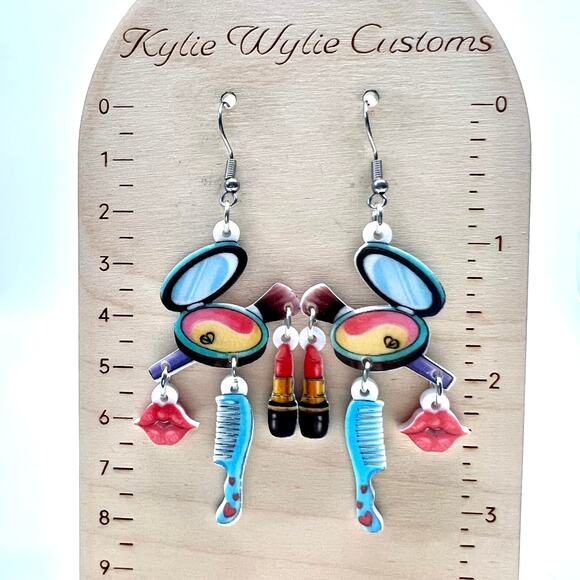 Makeup Compact Earrings - Beauty Accessories - Vlogger Accessories - Beautician - Picture 8 of 8